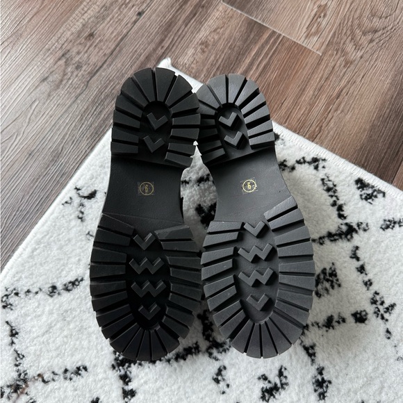 Steve Madden Black Loafers with Gold Buckle - Picture 5 of 6